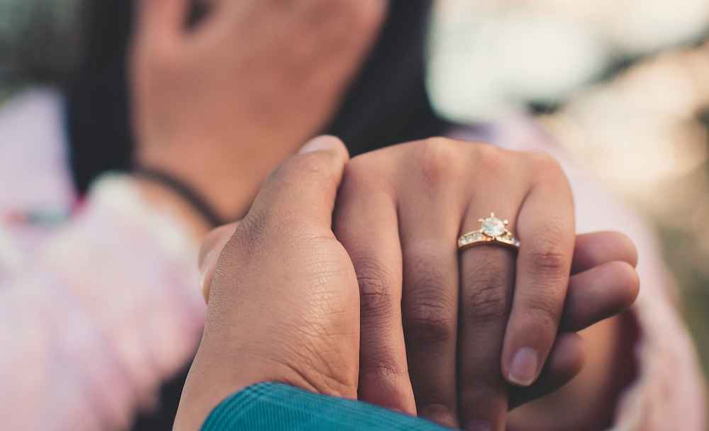 How to Buy Affordable Engagement Rings